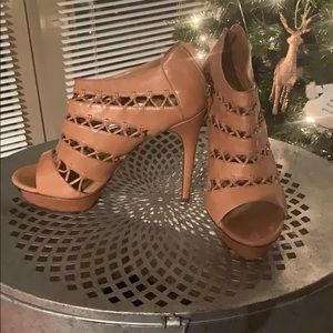 Elie Thari platform shoe.